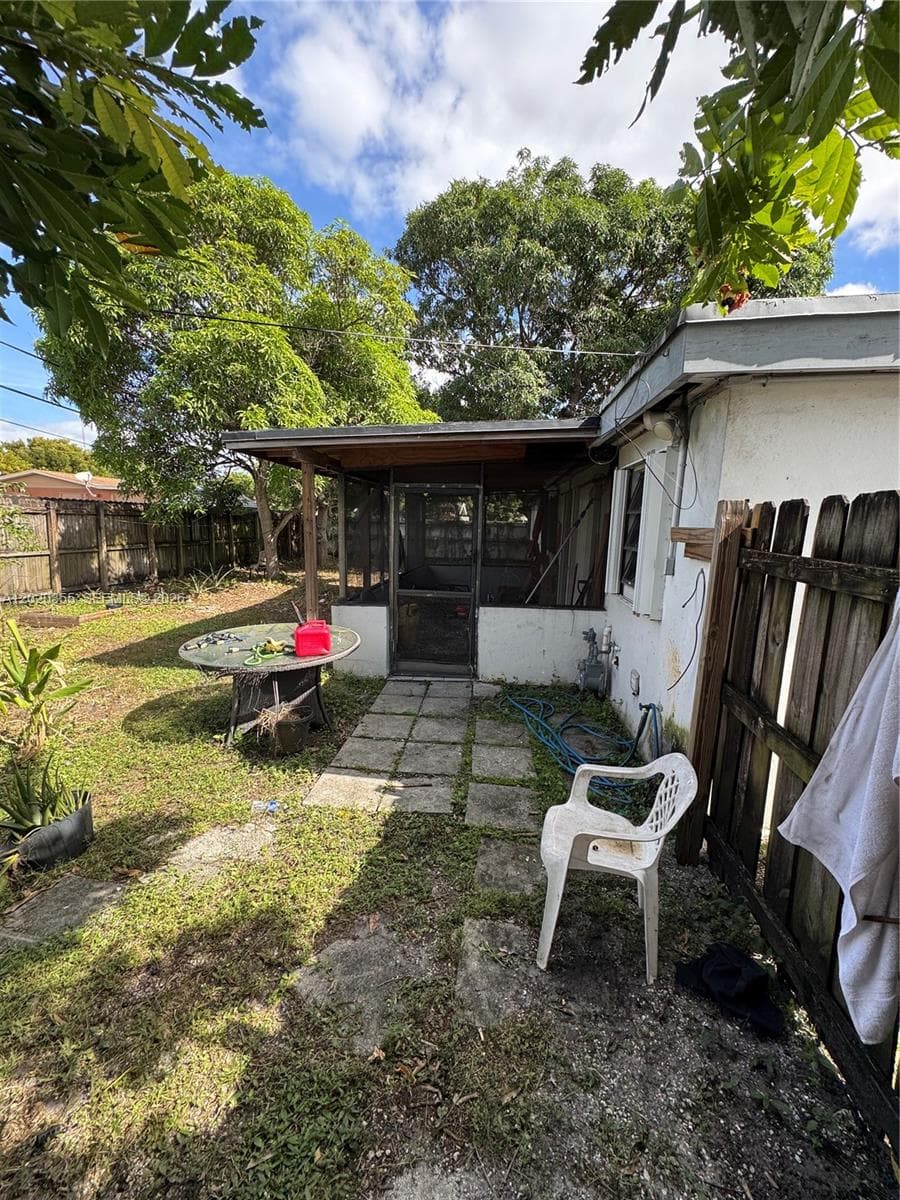1251 NW 190th St, Miami Gardens FL 33169 — 29