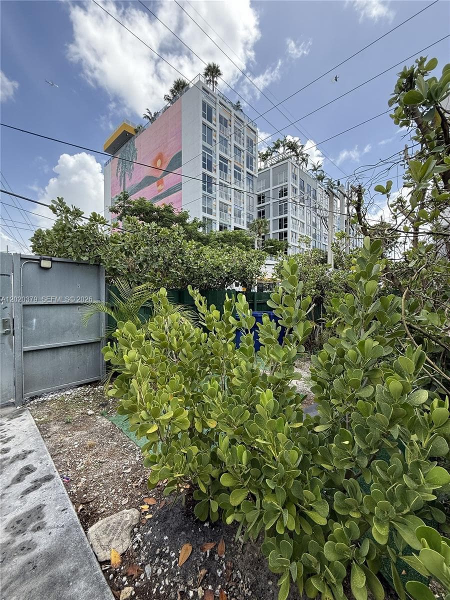 118 NW 24th St, Miami FL 33127 — 4