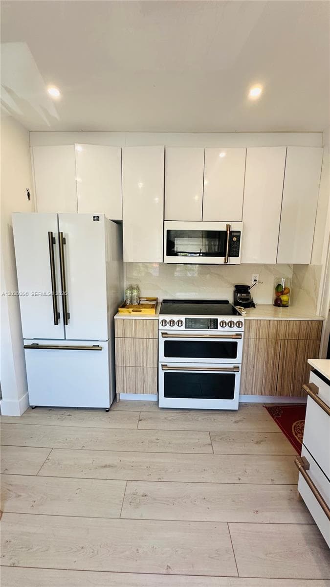 1670 SW 20th St # 2, Miami FL 33145 — 2