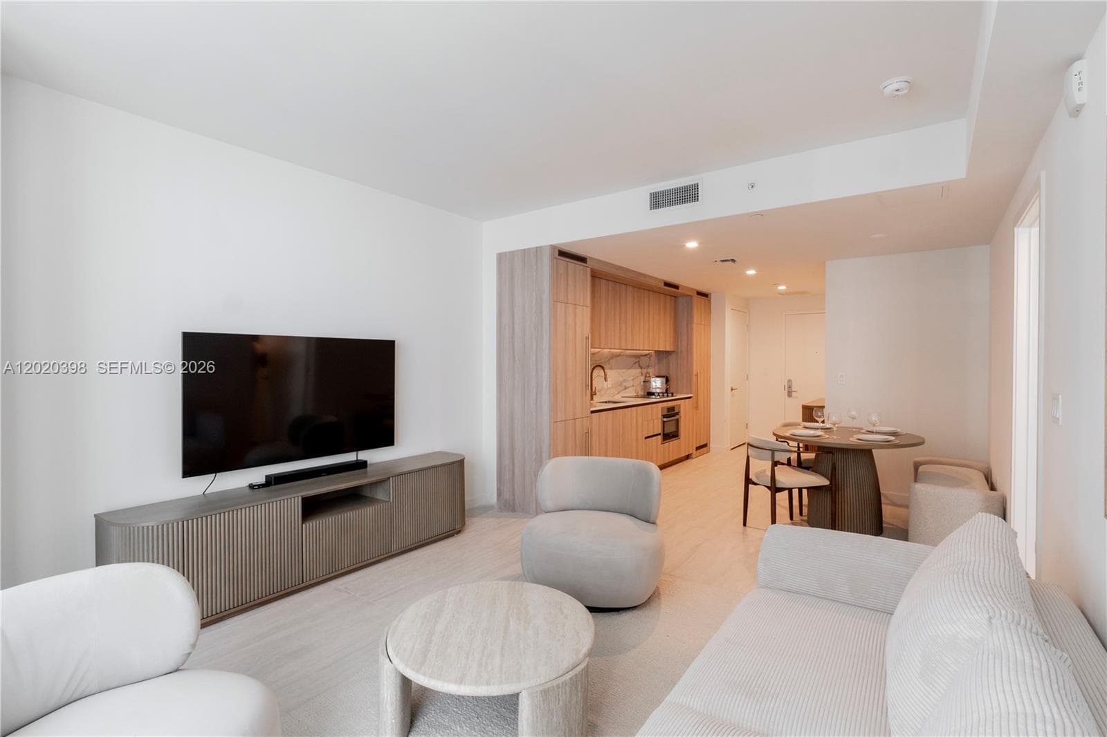 77 SE 5th St # 1910, Miami FL 33131 — 3