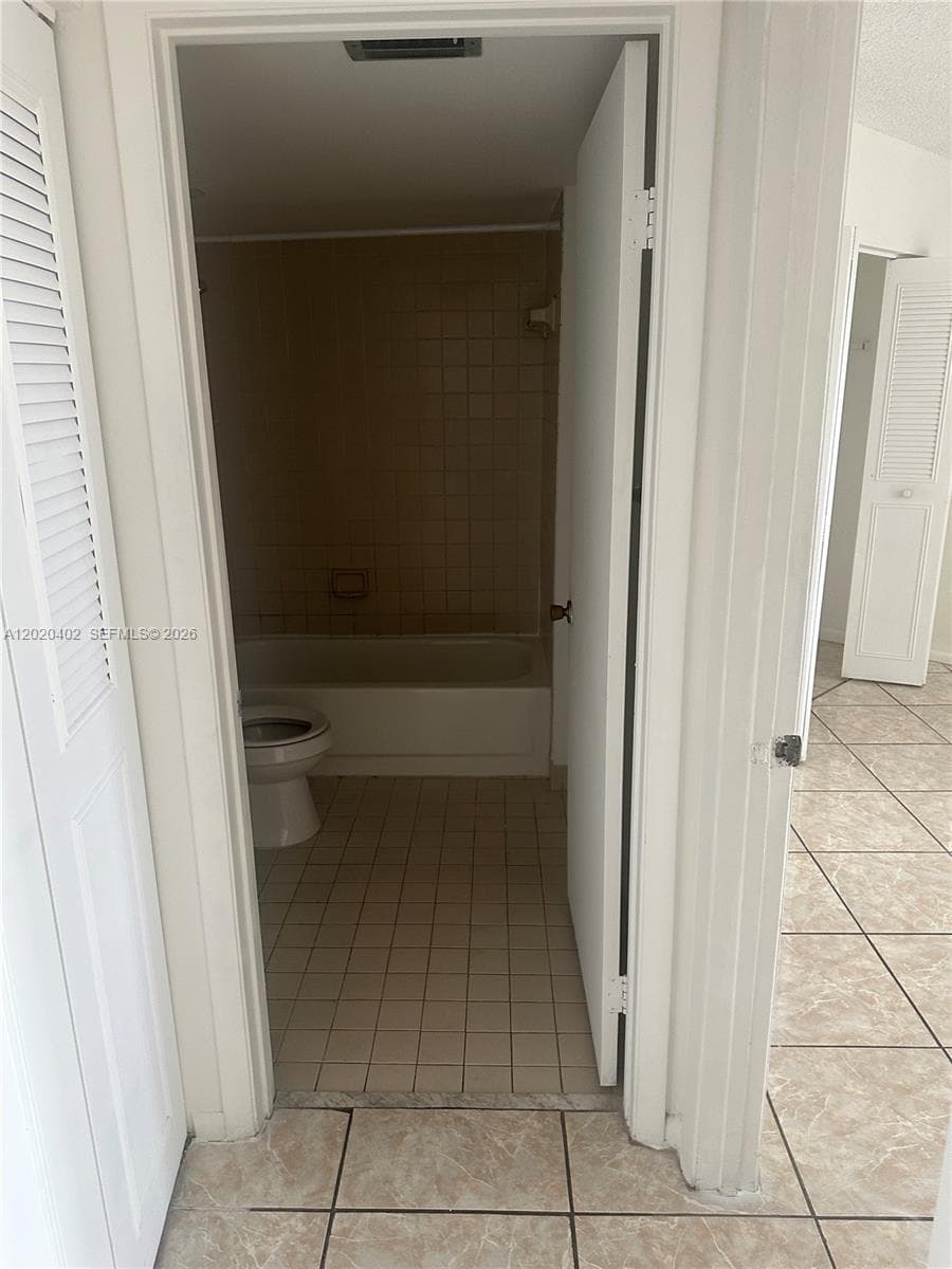 6272 NW 186th St # 212, Hialeah FL 33015 — 18