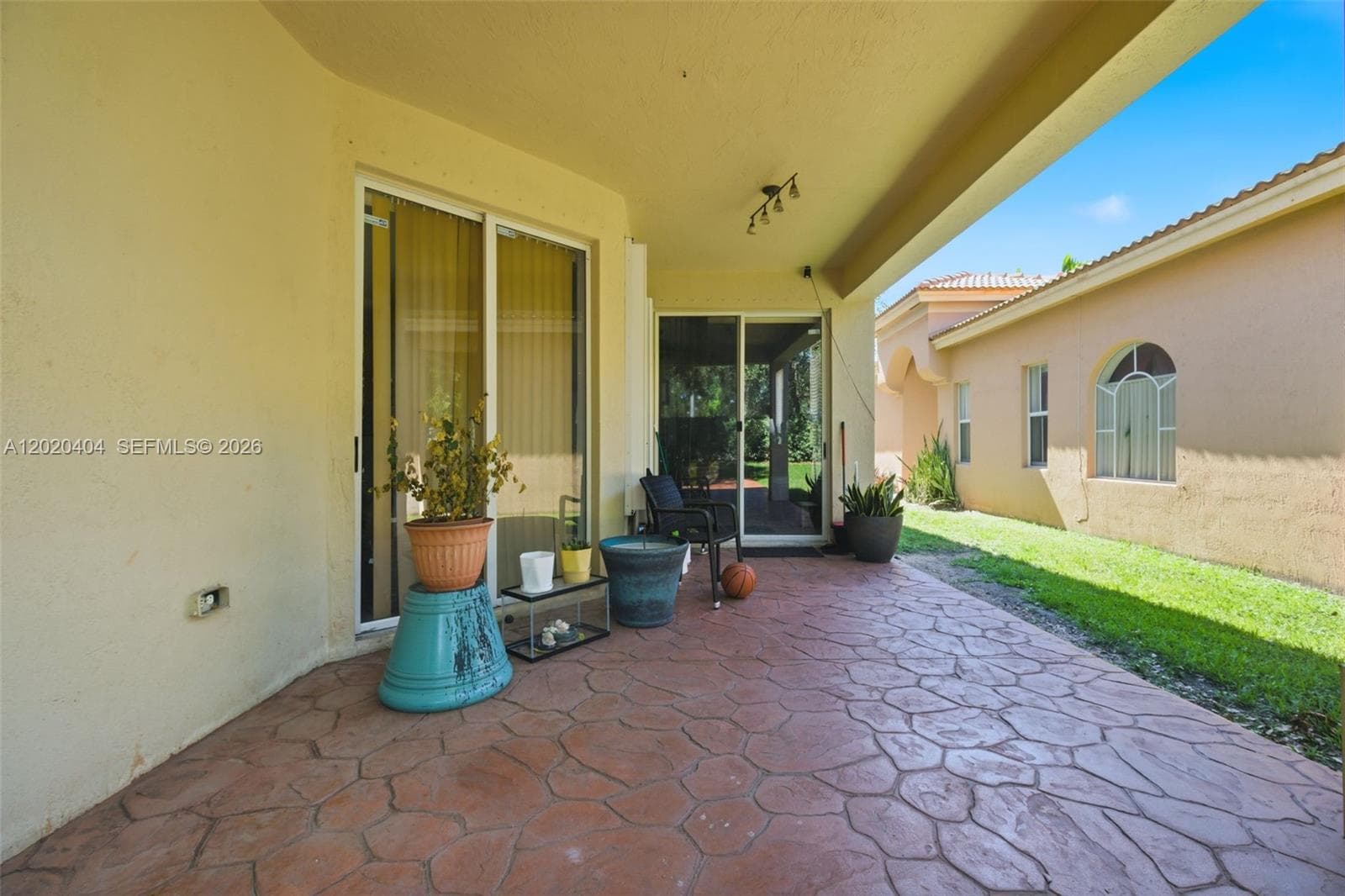 977 NE 37th Pl, Homestead FL 33033 — 25
