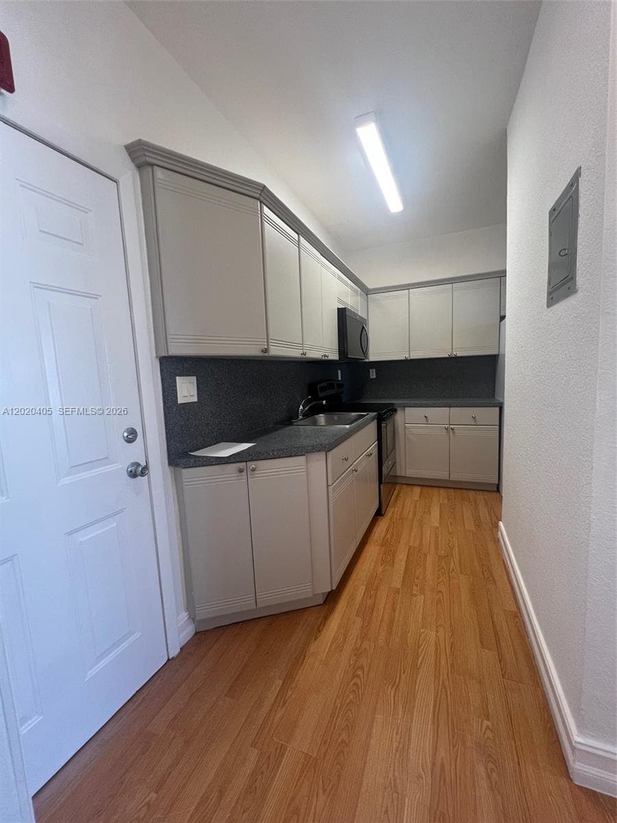 820 Euclid Ave # 303, Miami Beach FL 33139 — 3