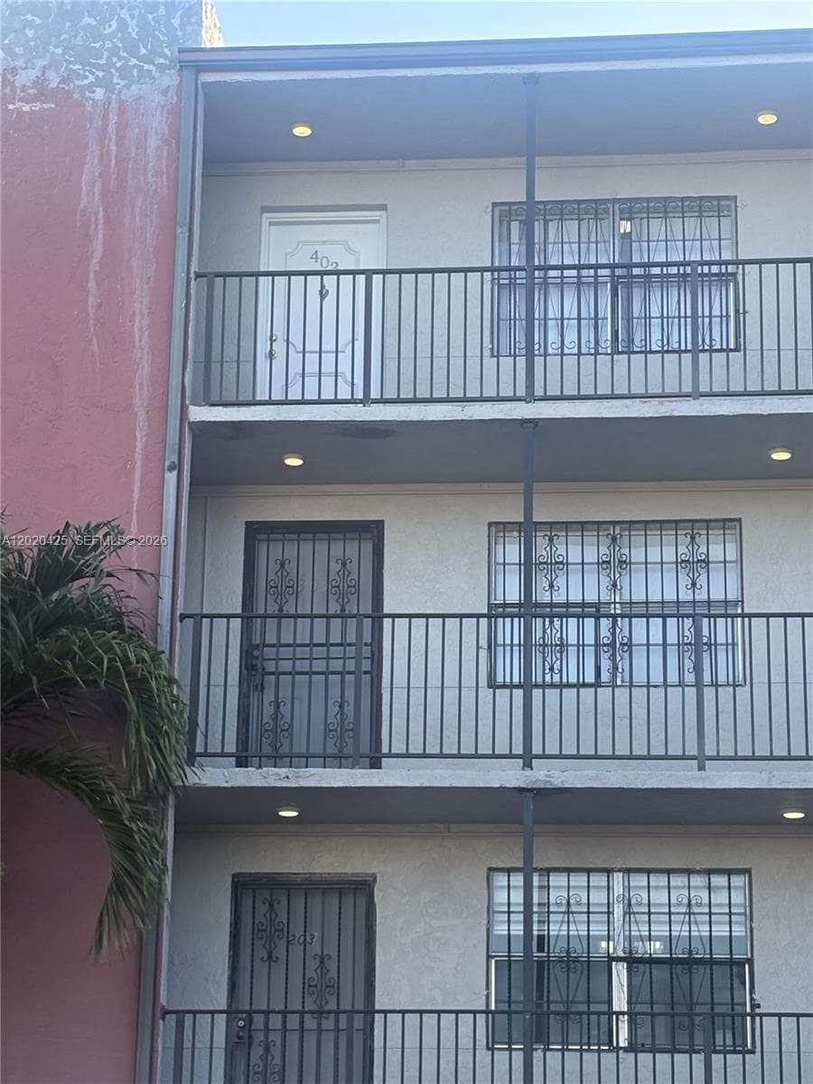 6620 W 2nd Ct # 403, Hialeah FL 33012 — 3