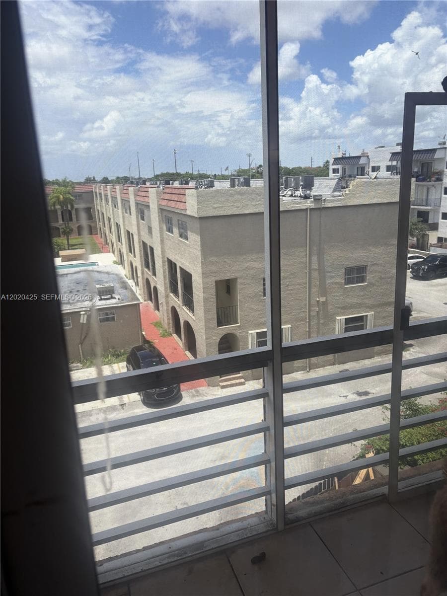 6620 W 2nd Ct # 403, Hialeah FL 33012 — 33