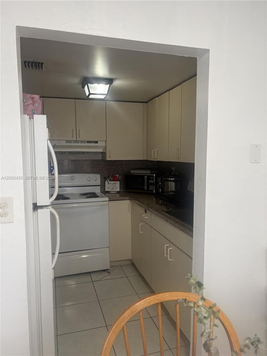 6620 W 2nd Ct # 403, Hialeah FL 33012 — 18
