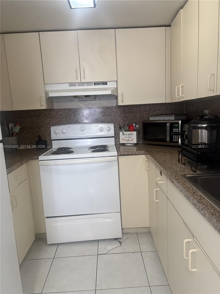 6620 W 2nd Ct # 403, Hialeah FL 33012 — 19