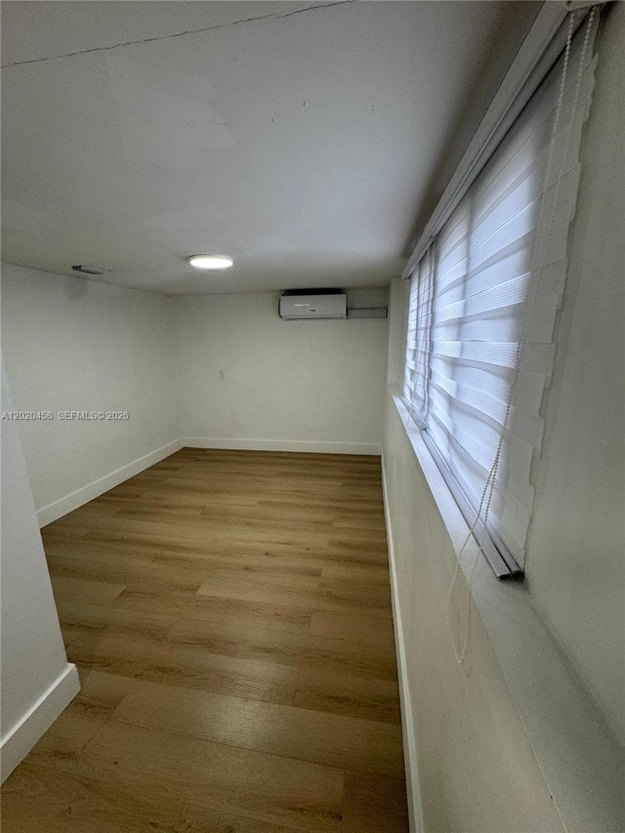 W Buena Vista Cen, Miami, FL — 13