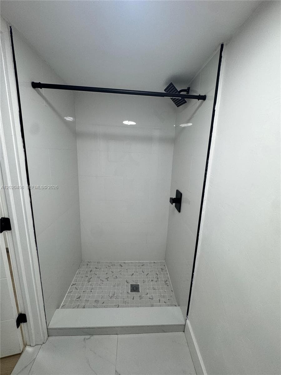 W Buena Vista Cen, Miami, FL — 7