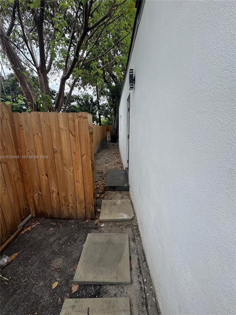 W Buena Vista Cen, Miami, FL — 9