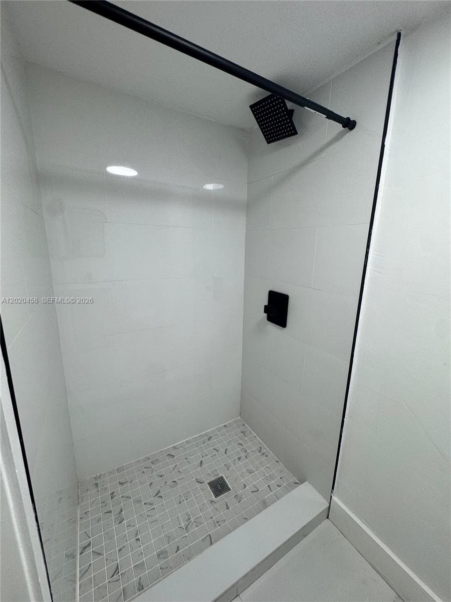 W Buena Vista Cen, Miami, FL — 11
