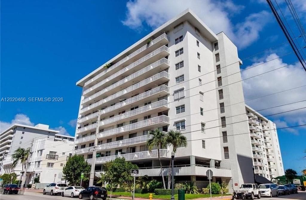 401 Ocean Dr # 910, Miami Beach FL 33139 — 17