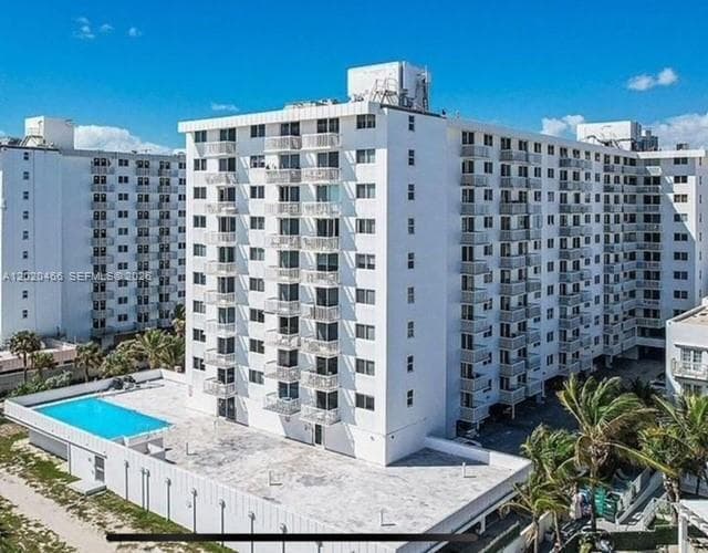 401 Ocean Dr # 910, Miami Beach FL 33139 — 16