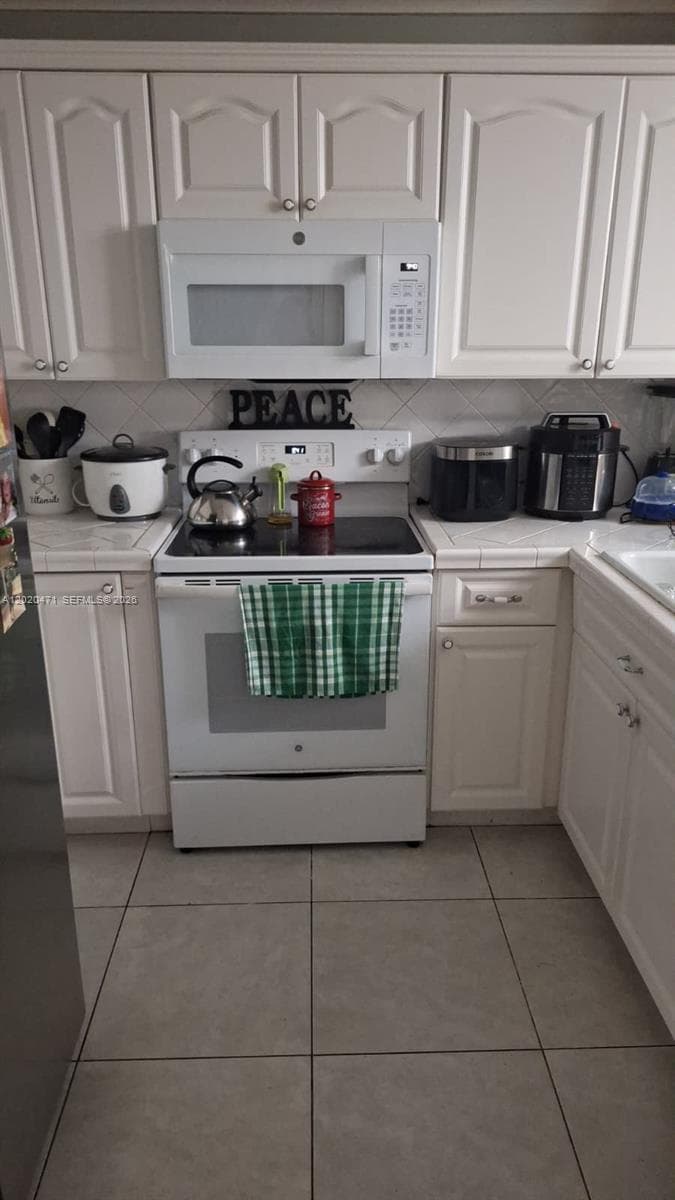 655 W 68th St # 4, Hialeah FL 33014 — 1