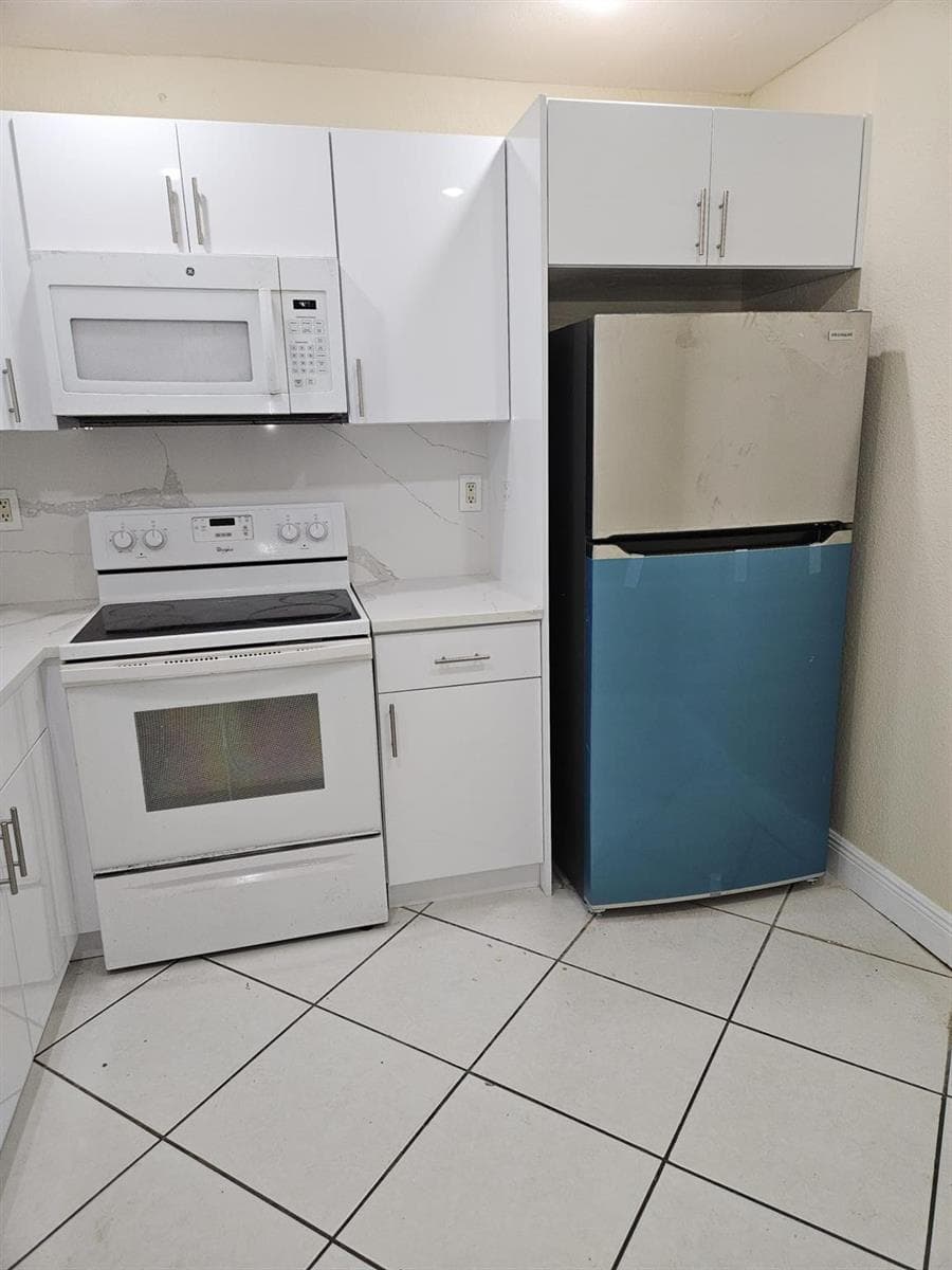 5665 W 20th Avenue # 413, Hialeah FL 33012 — 1
