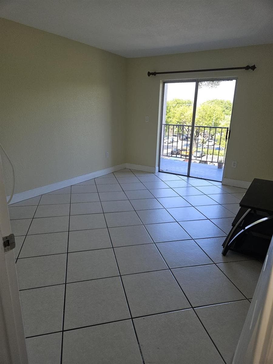 5665 W 20th Avenue # 413, Hialeah FL 33012 — 5