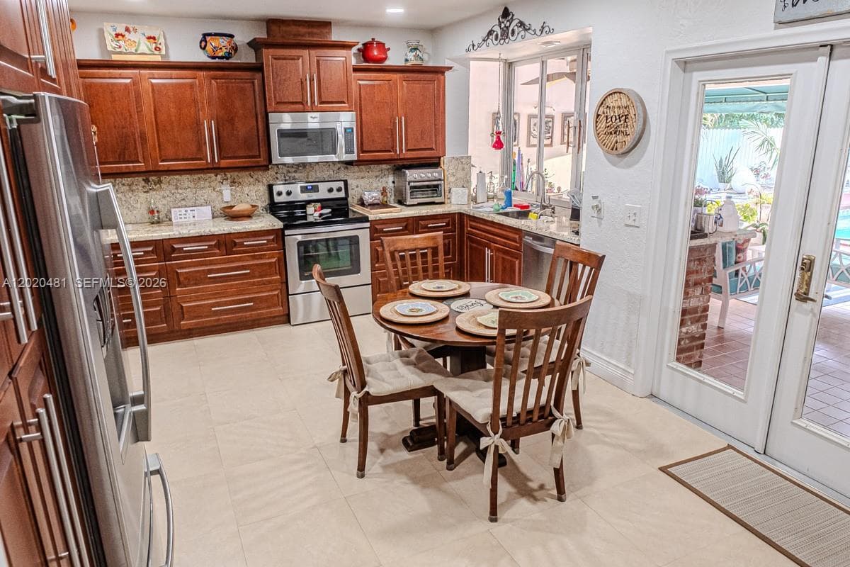3400 SW 108th Ave, Miami FL 33165 — 7