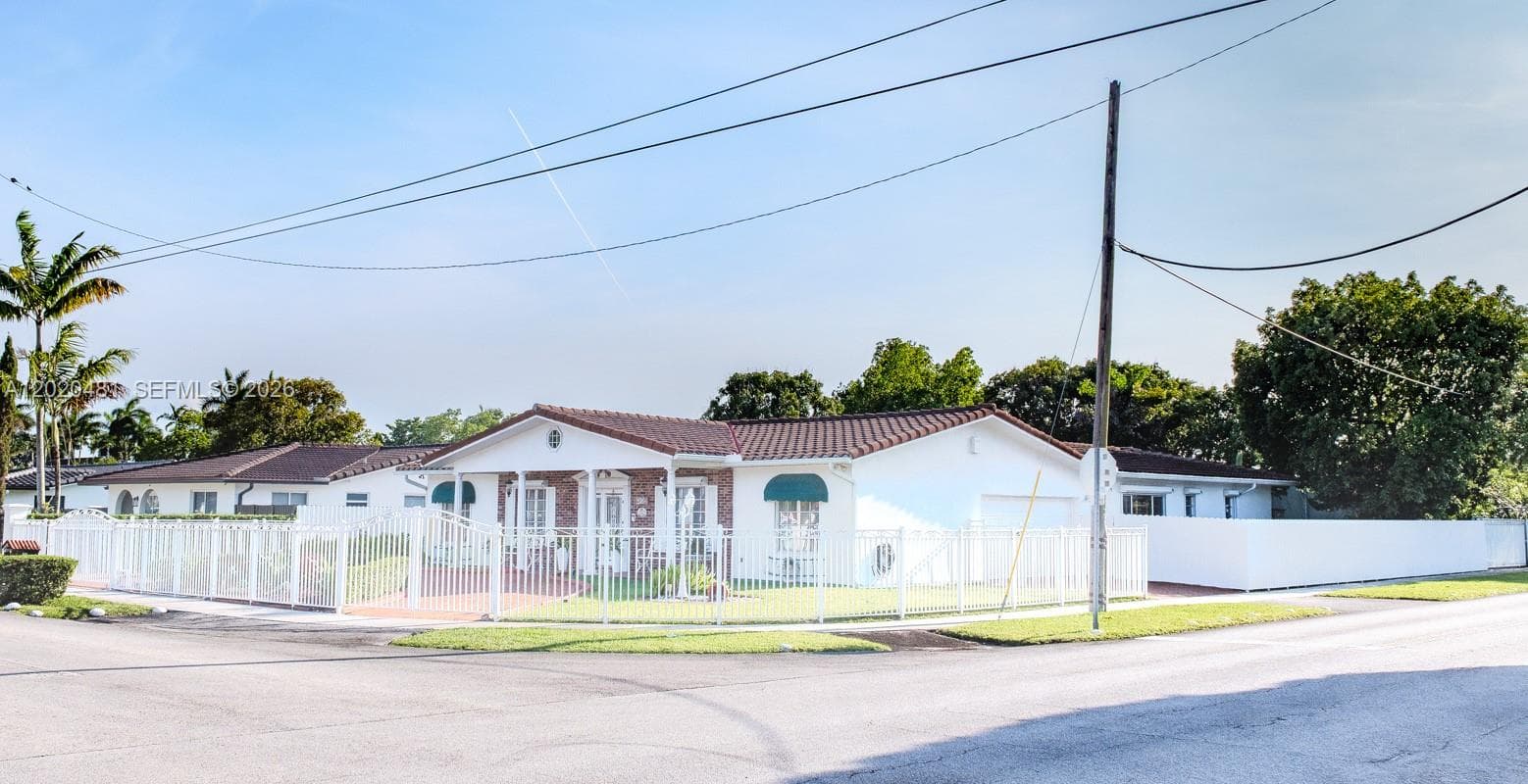 3400 SW 108th Ave, Miami FL 33165 — 1