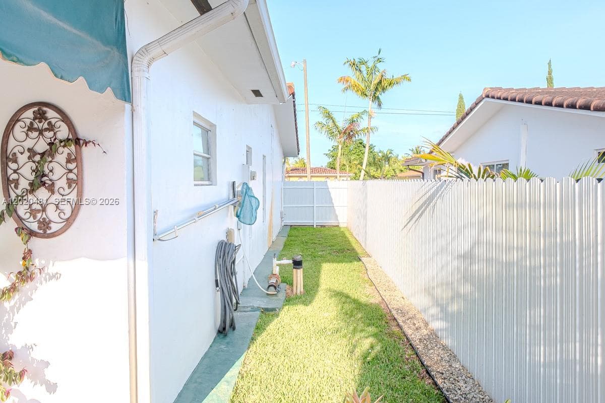 3400 SW 108th Ave, Miami FL 33165 — 30