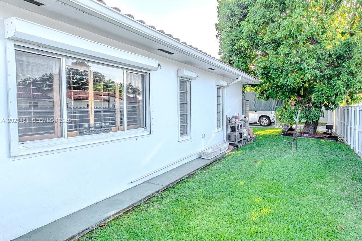3400 SW 108th Ave, Miami FL 33165 — 31