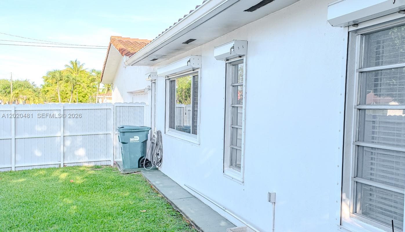 3400 SW 108th Ave, Miami FL 33165 — 25