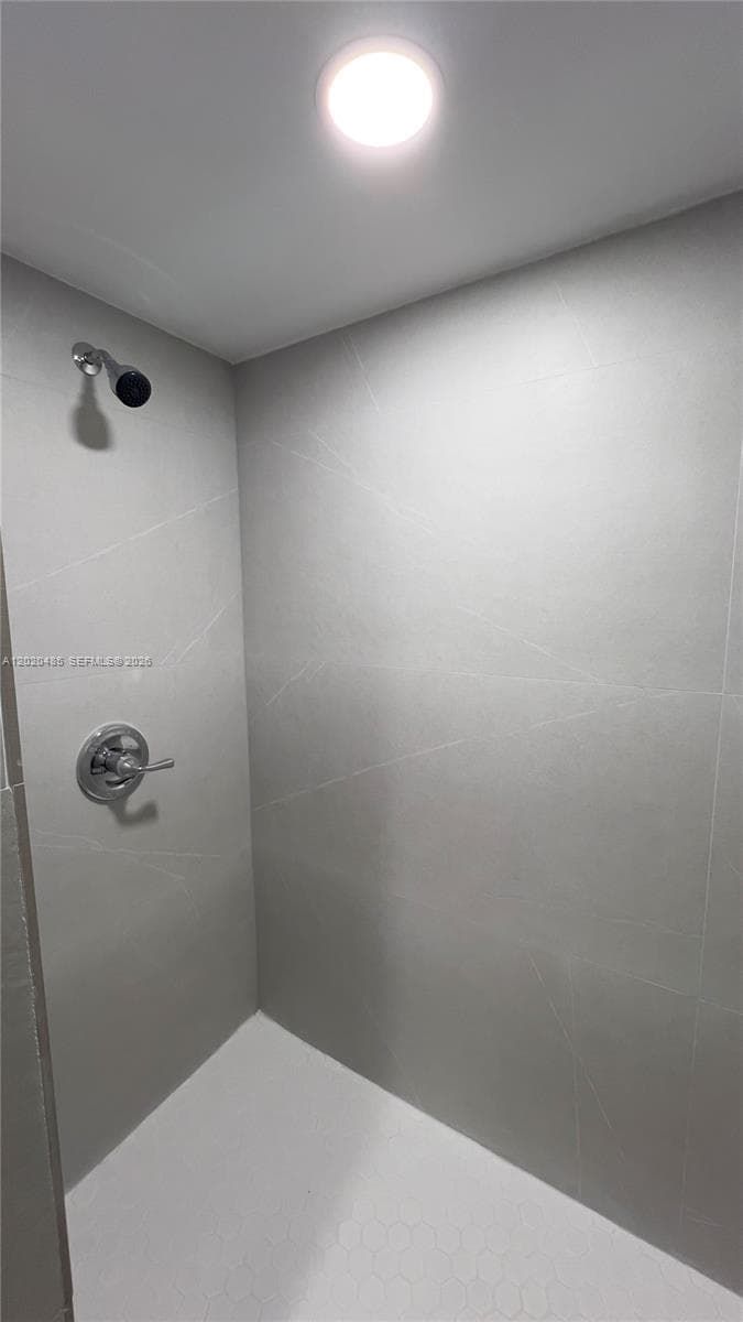1845 Bay Rd # 1, Miami Beach FL 33139 — 8