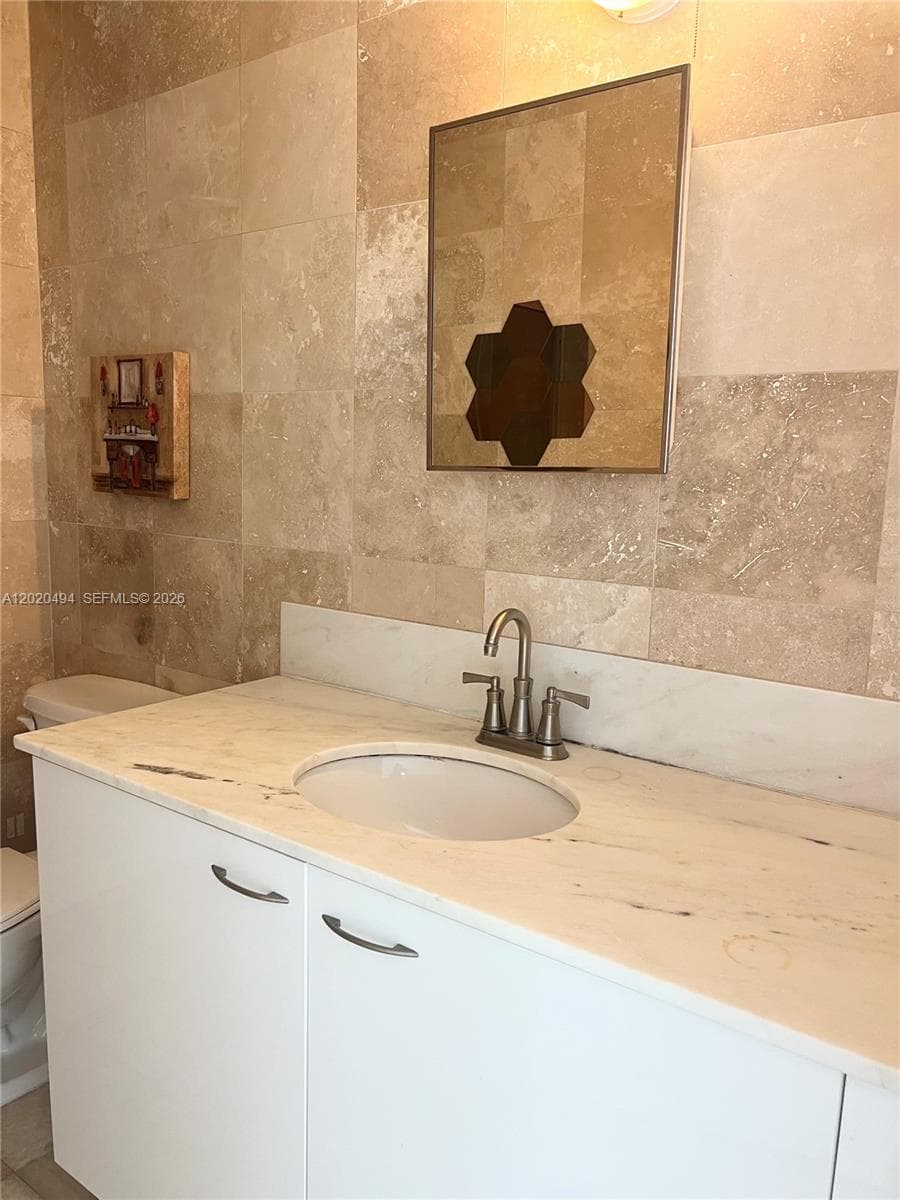 133 NE 2 AV # 710, Miami FL 33132 — 11