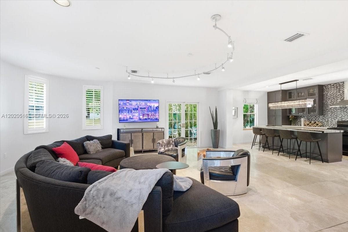 2917 Jackson Ave # 6, Miami FL 33133 — 2