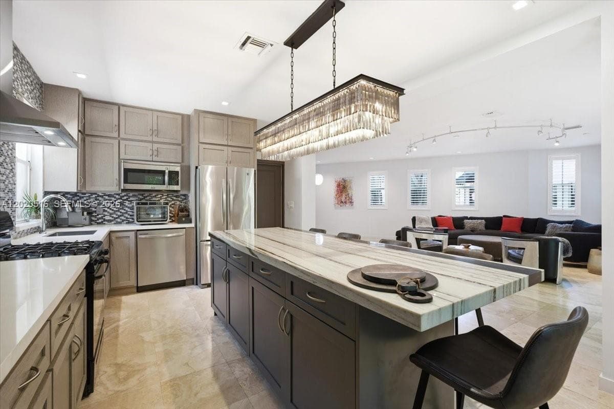 2917 Jackson Ave # 6, Miami FL 33133 — 4