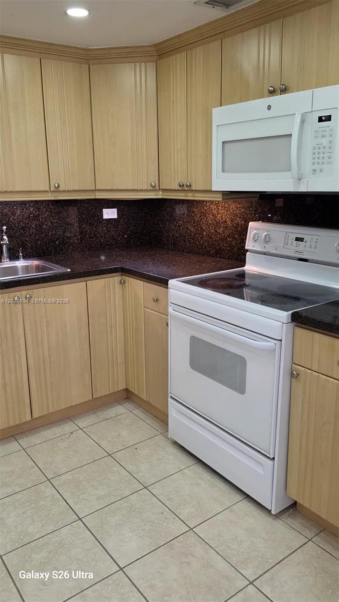 8107 SW 72nd Ave # 423E, Miami FL 33143 — 9