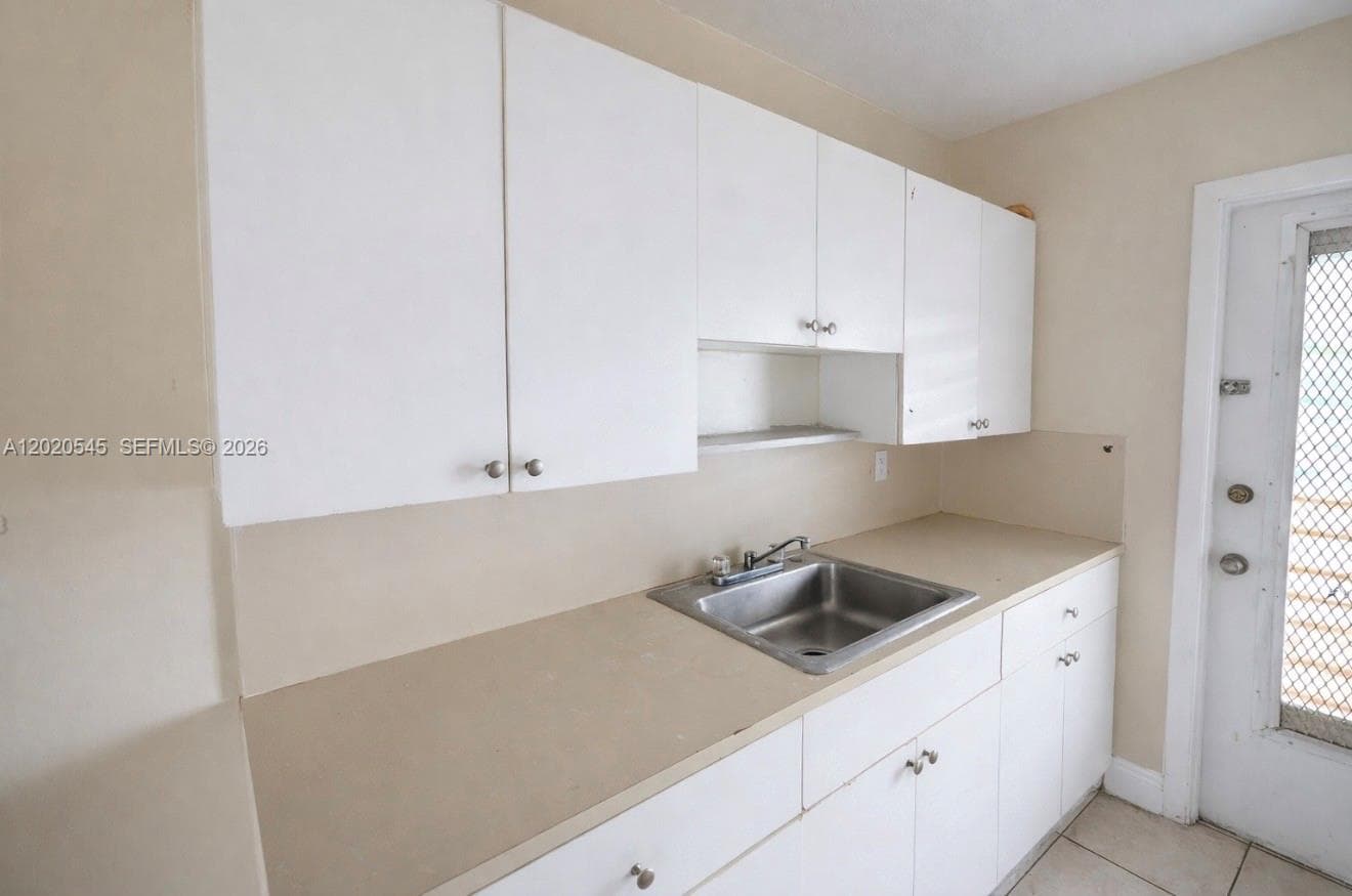 12275 NE 19th Ave # 11, North Miami FL 33181 — 3