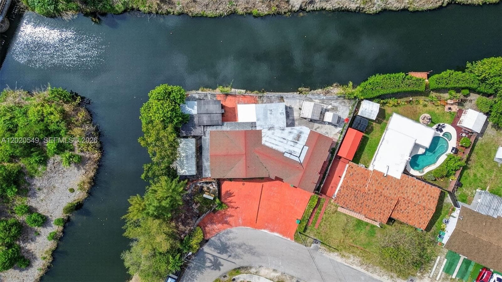 7100 NW 1st Ter, Miami FL 33126 — 2