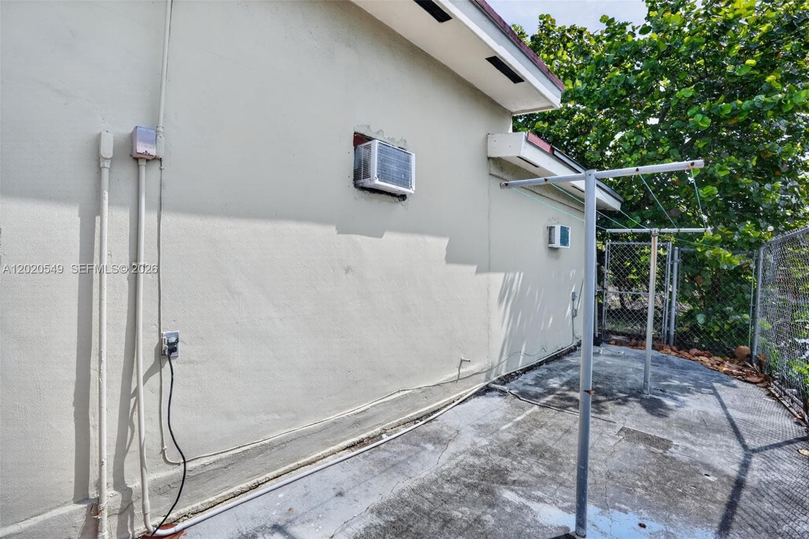 7100 NW 1st Ter, Miami FL 33126 — 34