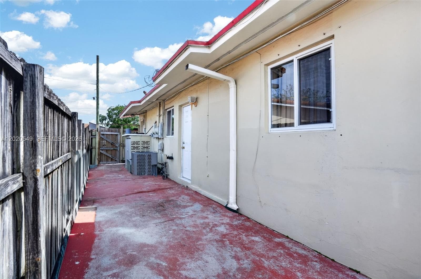 7100 NW 1st Ter, Miami FL 33126 — 35
