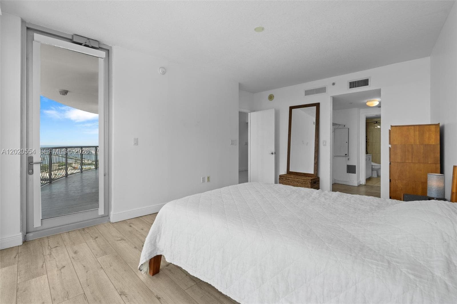 1750 N Bayshore Dr # 4901, Miami FL 33132 — 10