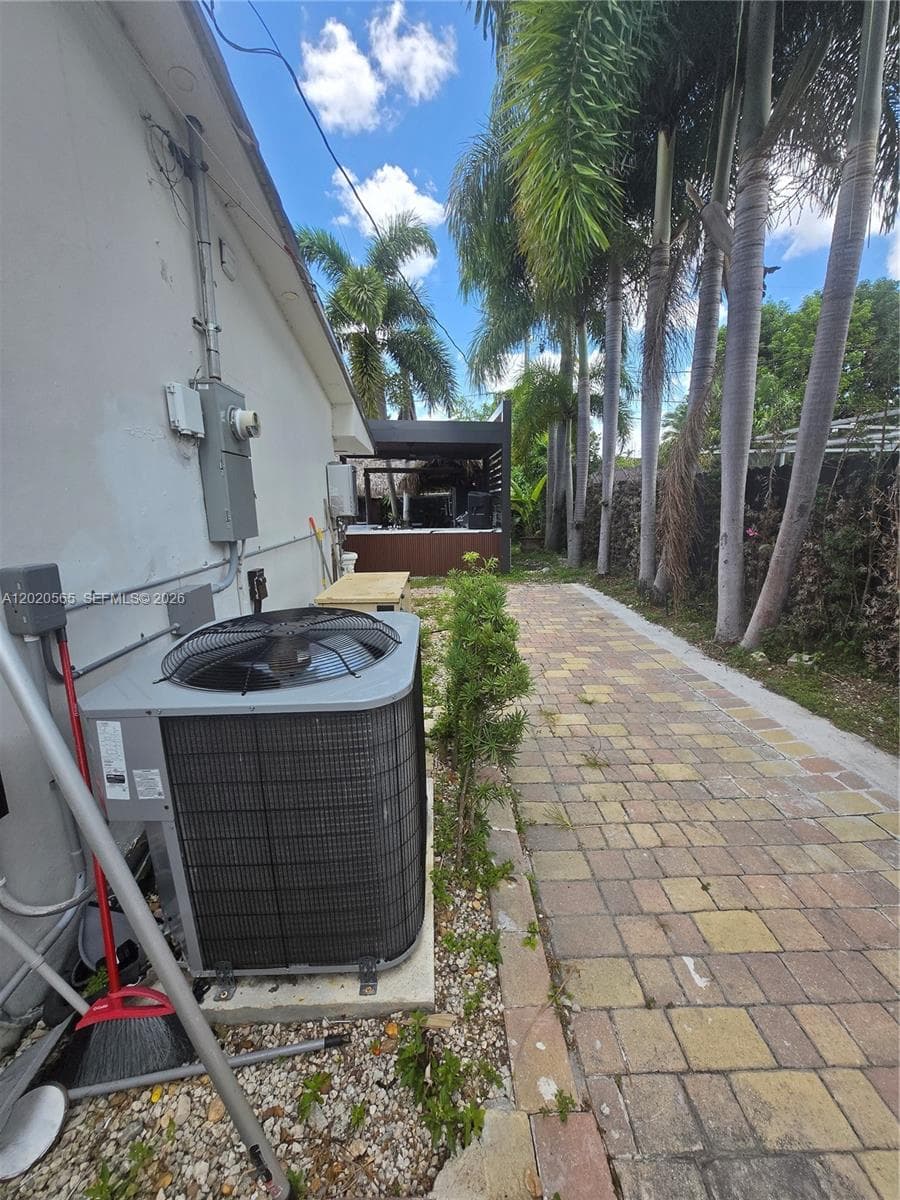 1730 SW 93rd Ct, Miami FL 33165 — 5