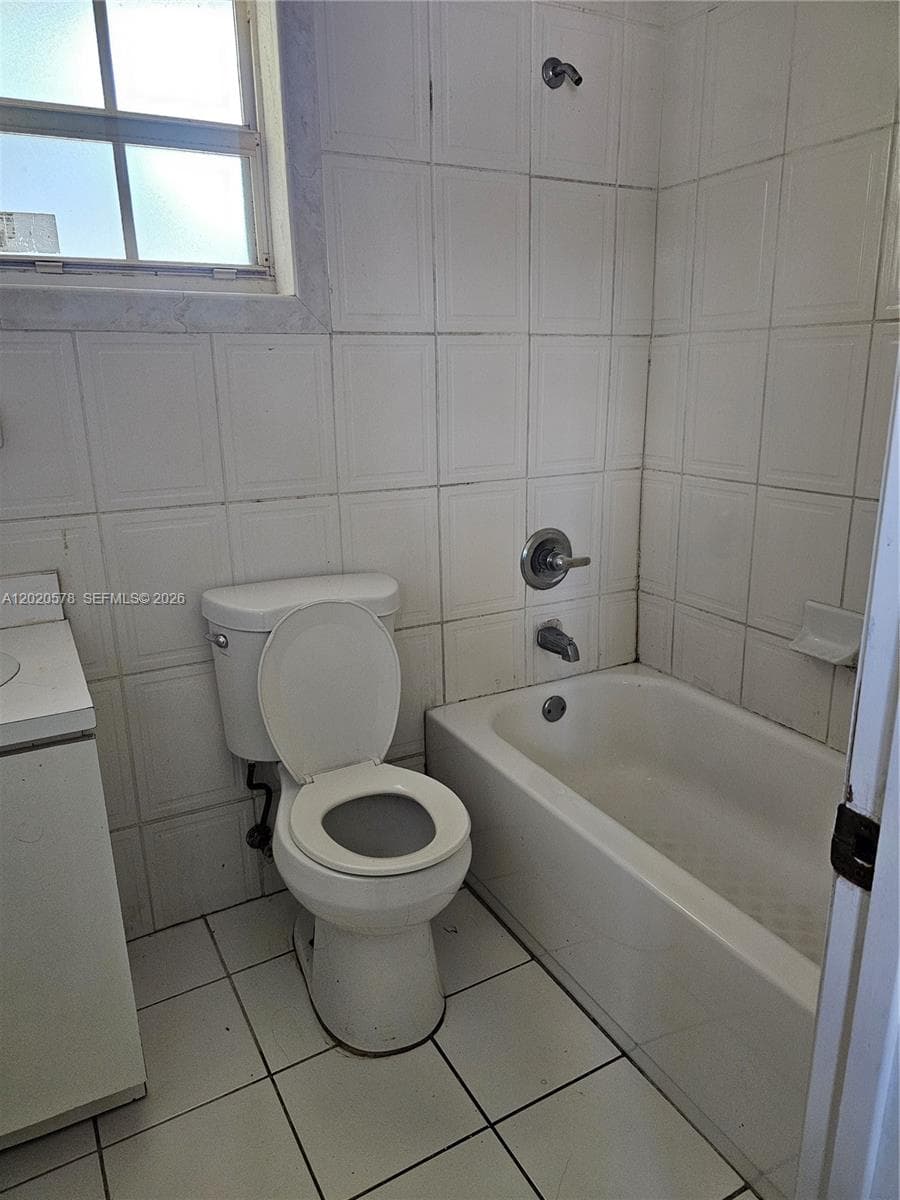 15700 NW 37th Pl, Miami Gardens FL 33054 — 9