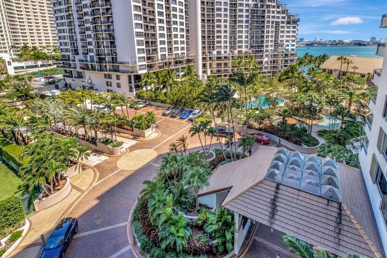 520 Brickell Key Dr # A914, Miami FL 33131 — 7