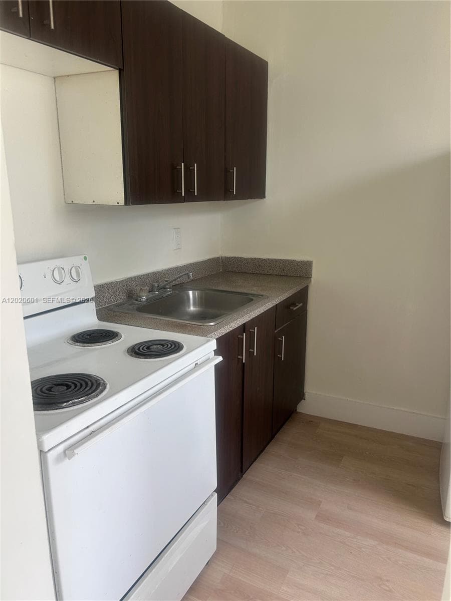 1820 NW 73rd St, Miami FL 33147 — 7