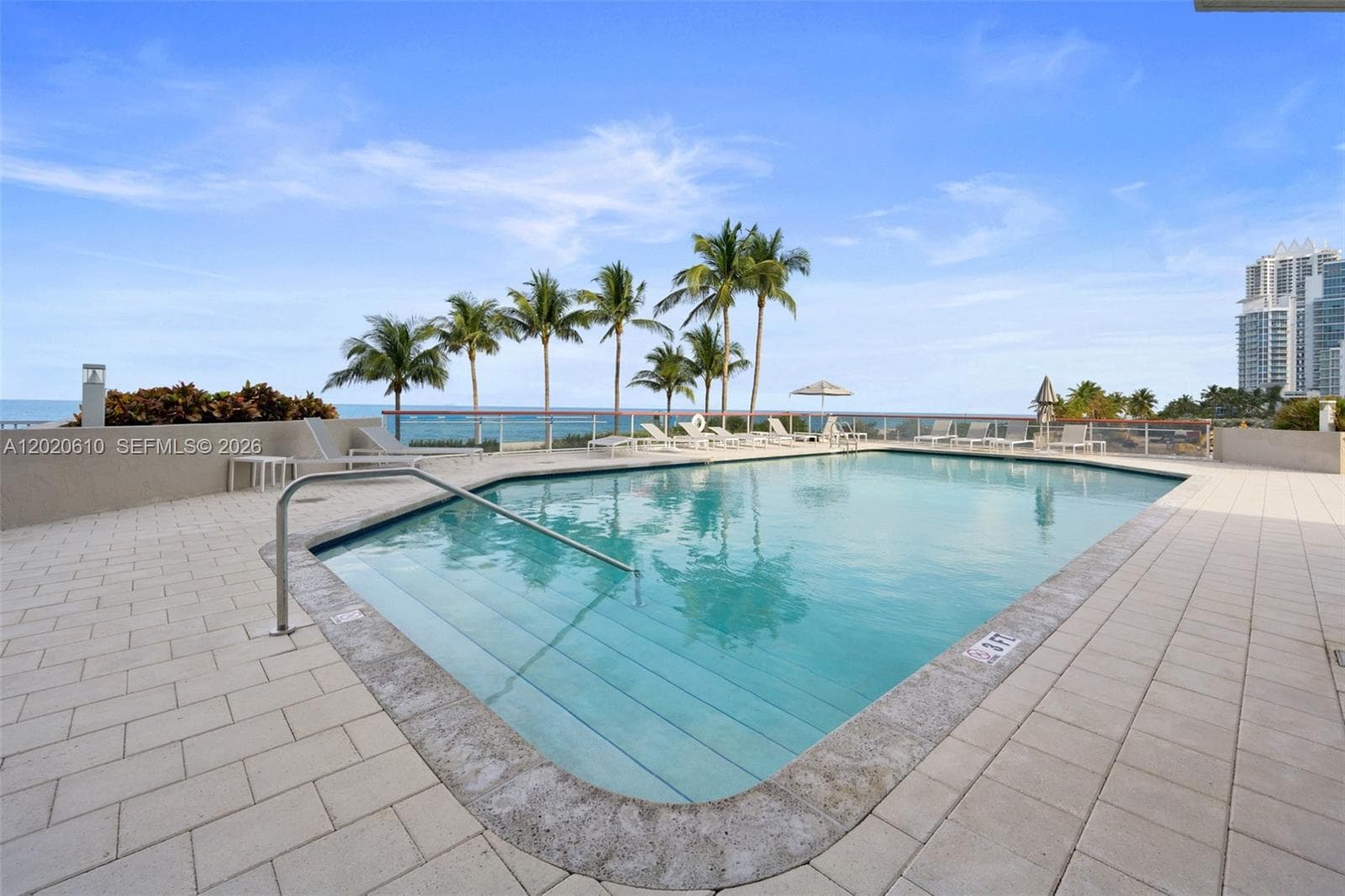 The Sterling Condo, Miami Beach, FL — 32