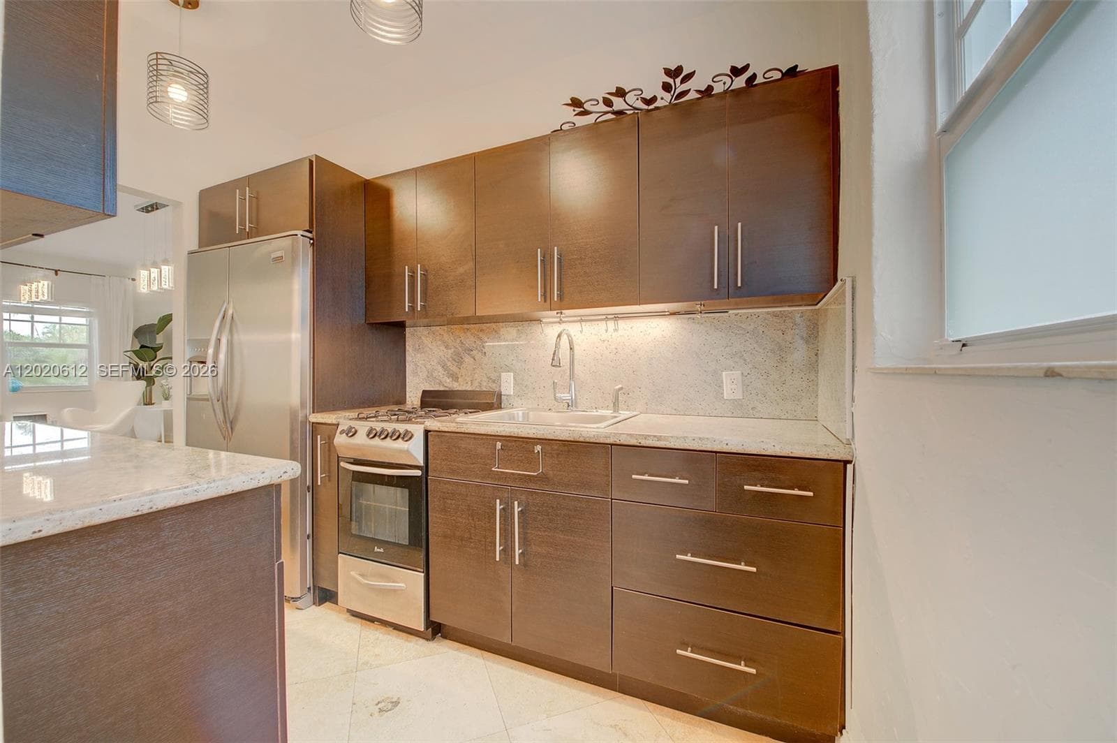 2463 Pine Tree Dr # 3, Miami Beach FL 33140 — 11