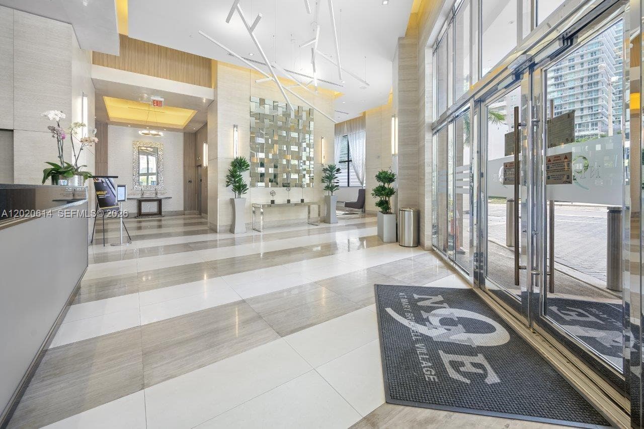999 SW 1st Ave # 2911, Miami FL 33130 — 17