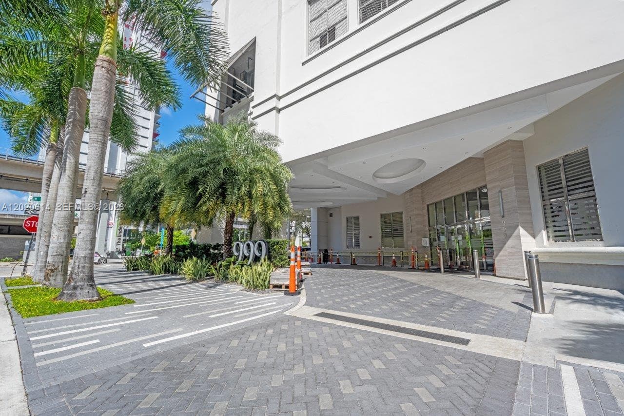 999 SW 1st Ave # 2911, Miami FL 33130 — 16
