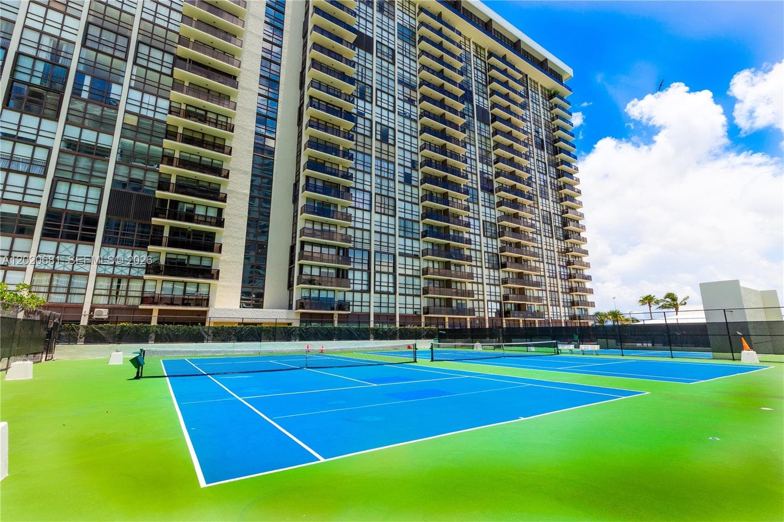 600 NE 36th St # 710, Miami FL 33137 — 24