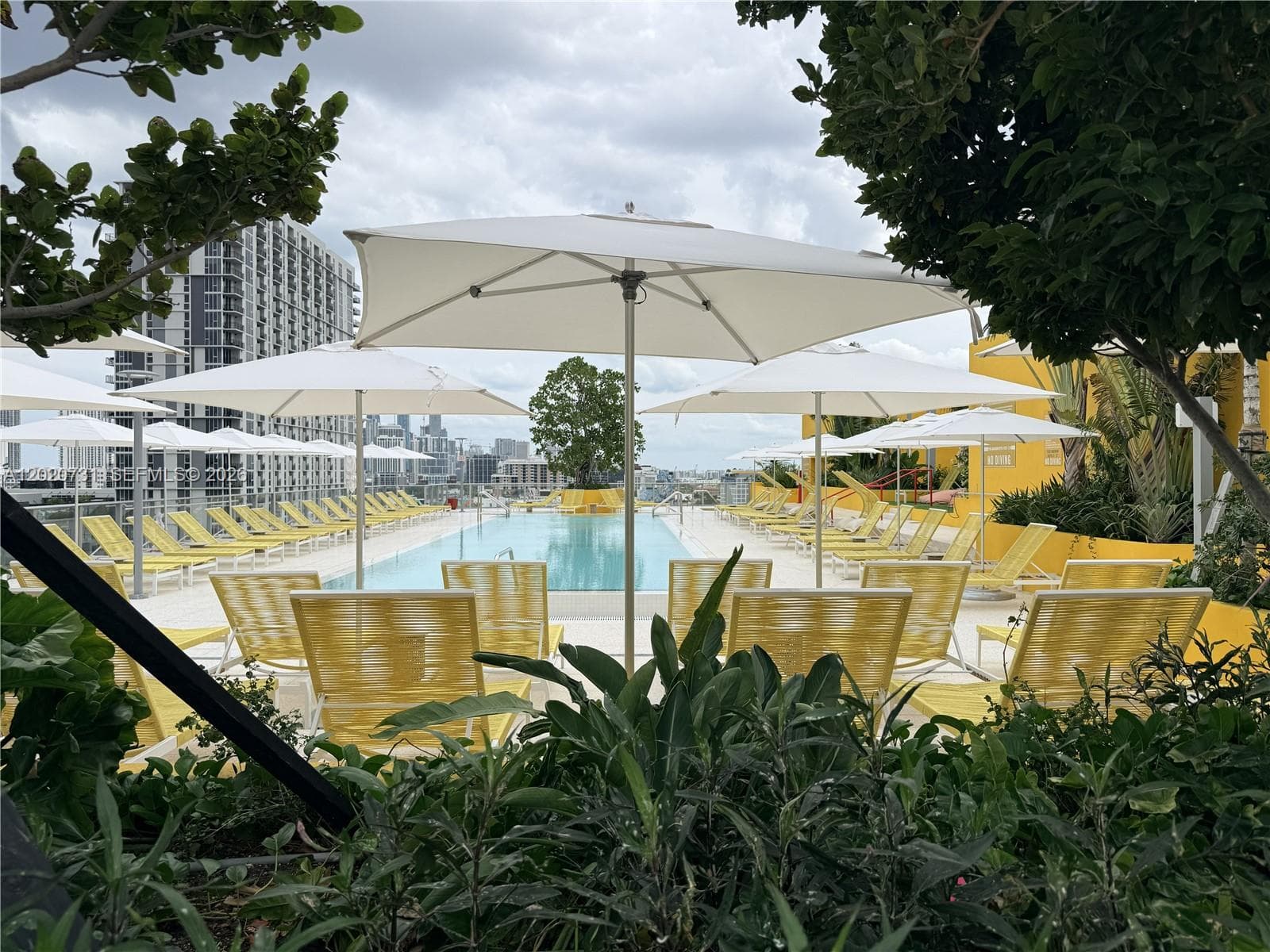 90 NE 32 # 905, Miami FL 33137 — 29