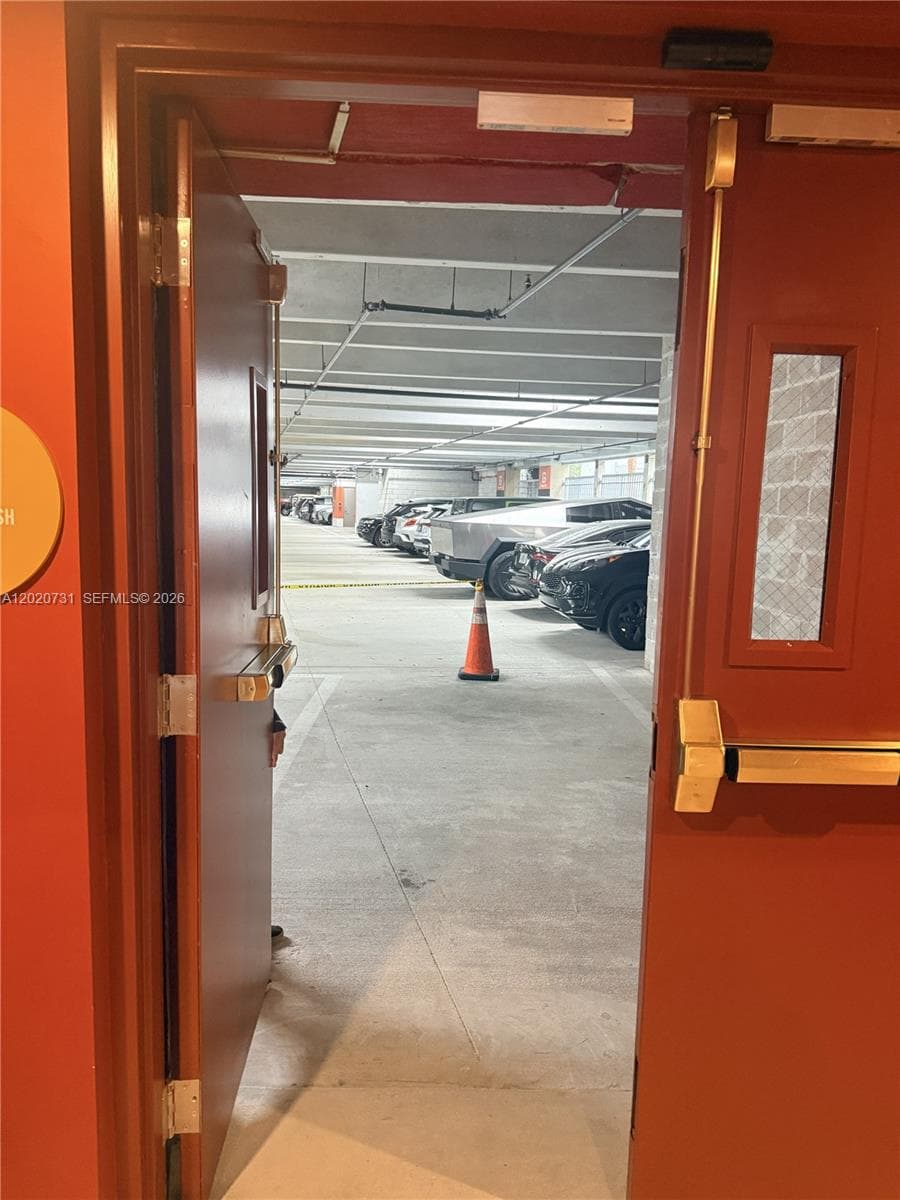 90 NE 32 # 905, Miami FL 33137 — 25