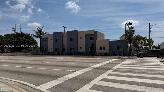 811 E 52nd St # 101, Hialeah FL 33013 — 1
