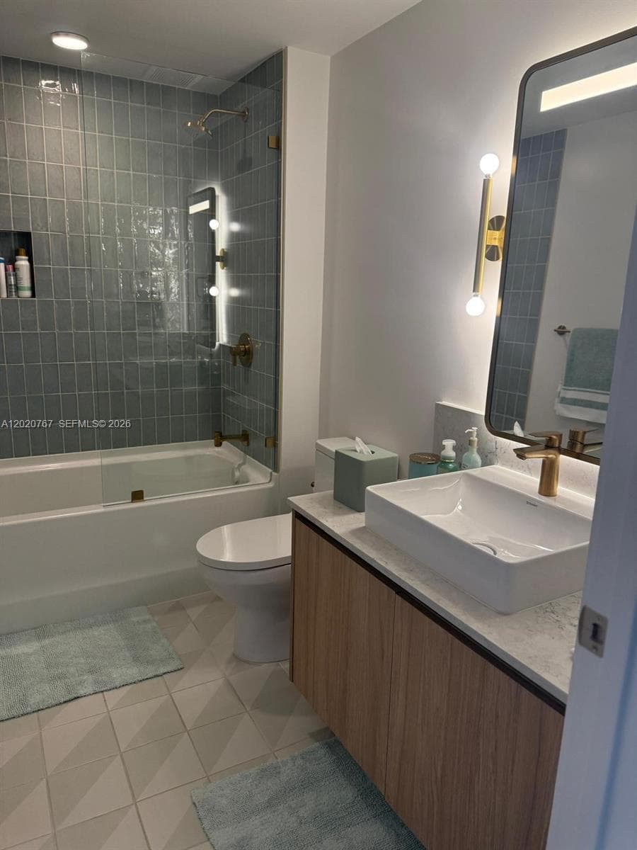 159 NE 6th St # 4016, Miami FL 33132 — 30