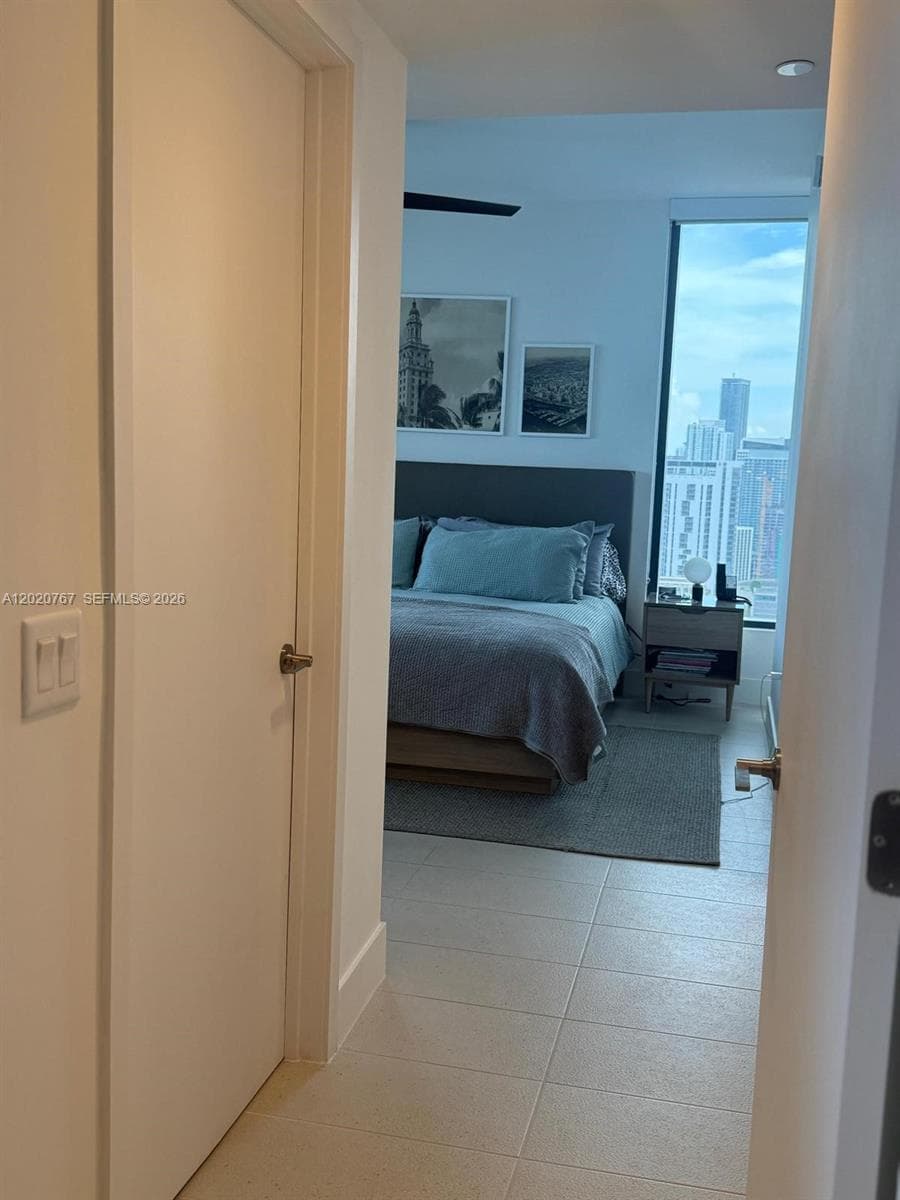 159 NE 6th St # 4016, Miami FL 33132 — 25
