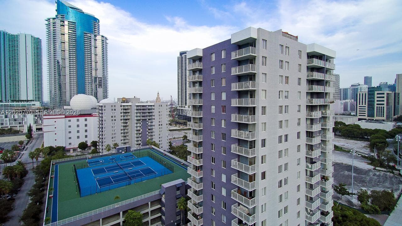 850 N Miami Ave # 1903, Miami FL 33136 — 46
